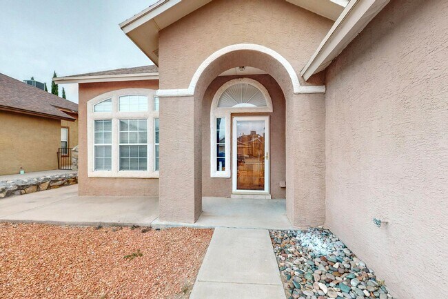 Building Photo - Beautiful 4 bedroom, 2 bath home in Northeast El Paso!
