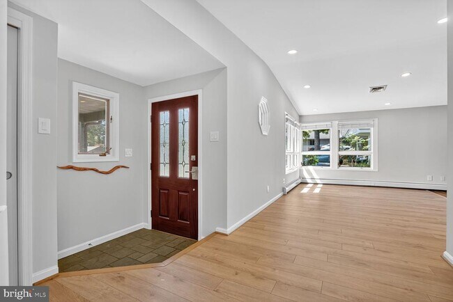 Foto del edificio - 7141 Oak Ridge Rd