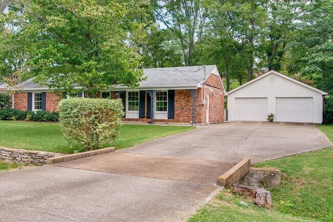 Building Photo - 4822 Briarwood Dr