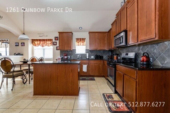 Foto del edificio - 1261 Rainbow Parke Dr