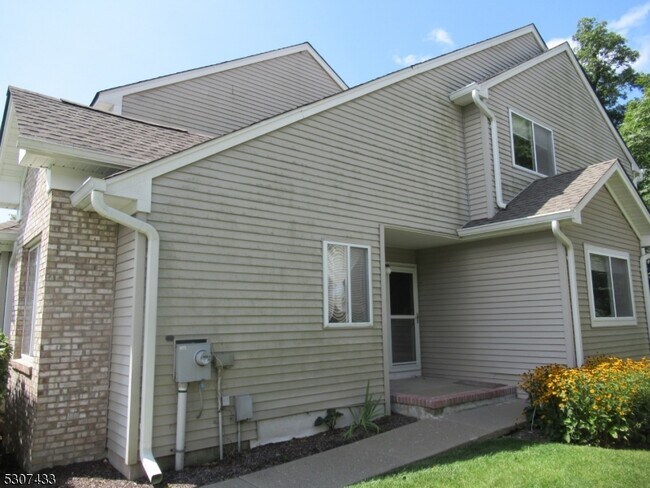 Building Photo - 12 Pale Star Ct