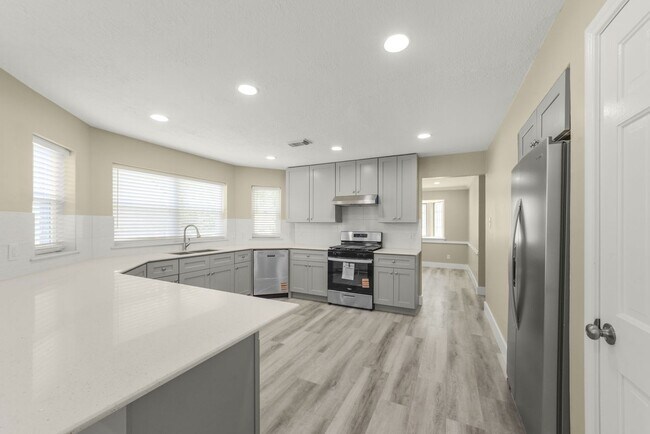 Foto del edificio - 4138 Club Valley Dr