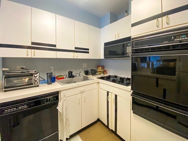 Building Photo - 151 Tremont St