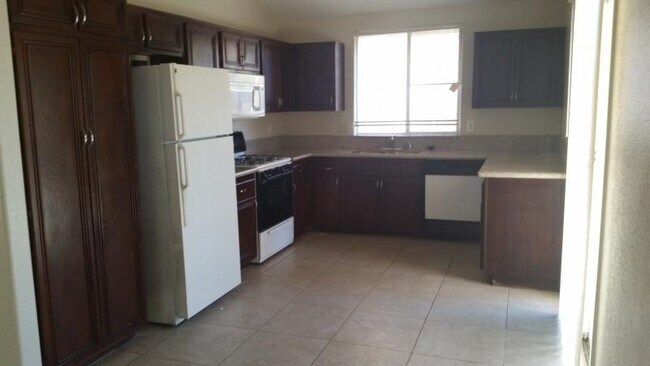 Building Photo - 4125 Lighthouse Ave