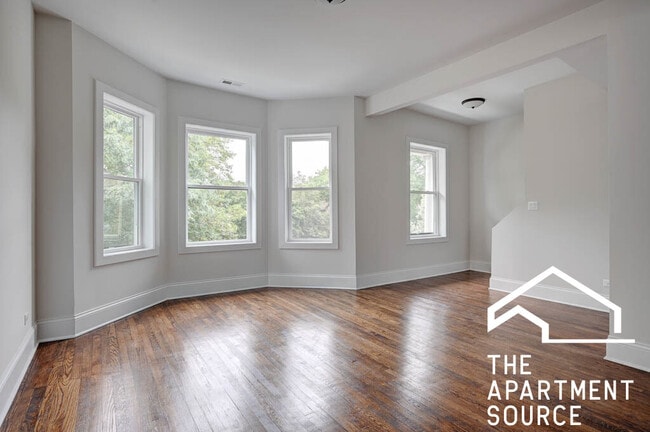Building Photo - 4211 N Damen Ave