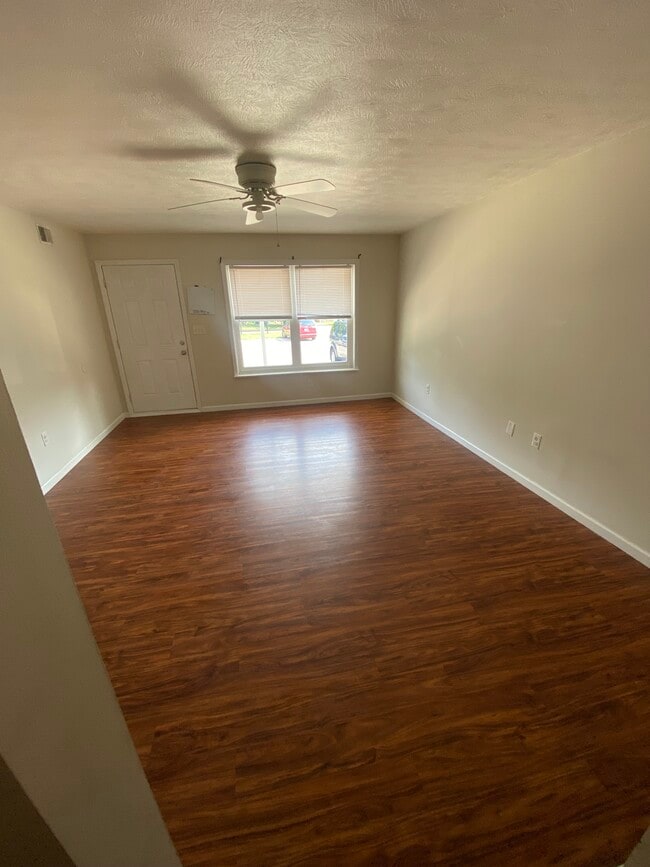 Livingroom - 250 Herndon St