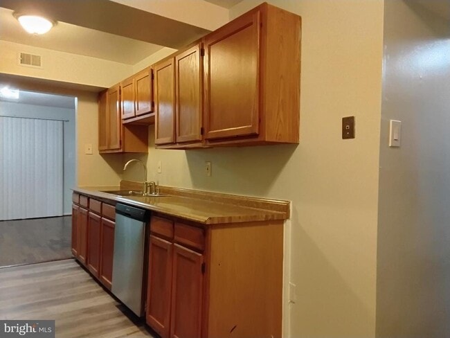 Building Photo - 1219 Marcy Ave