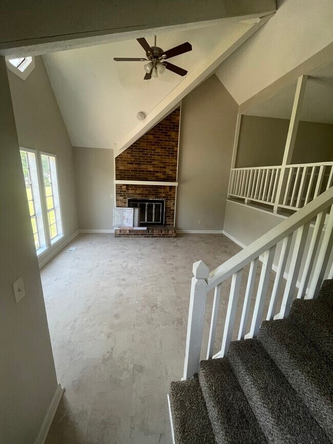 Foto del edificio - 328 Willow Glen Court - Available Now!