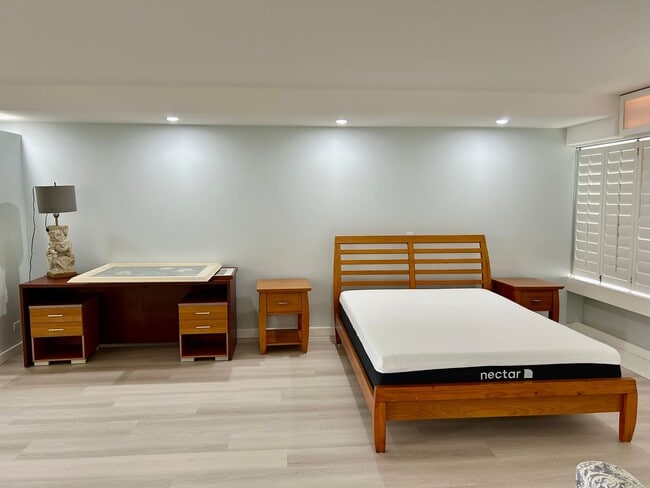 Photo - Colony Surf fully furnished and newly remodelled oceanfront "end unit" with parking + washer/drye... House