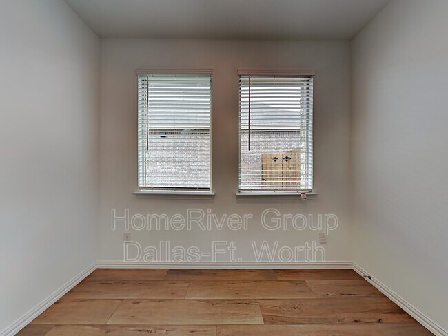 Building Photo - 5428 Montrose Dr