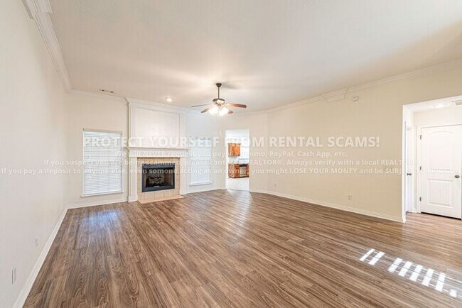 Building Photo - 1689 N Oakhaven Pl