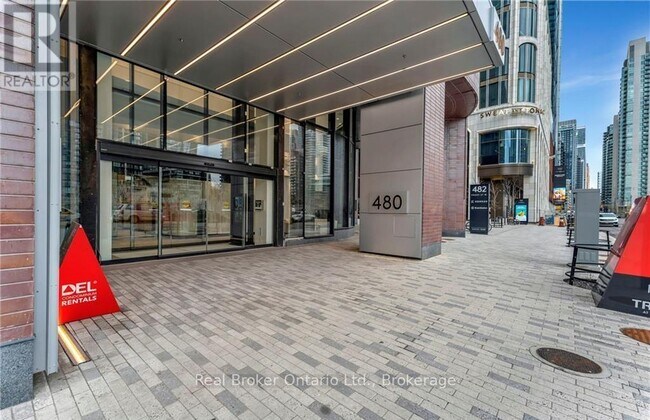 Building Photo - 480-1480 Front St W