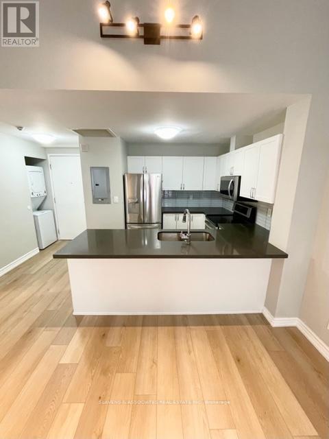 Photo du bâtiment - 4198 Dundas St W