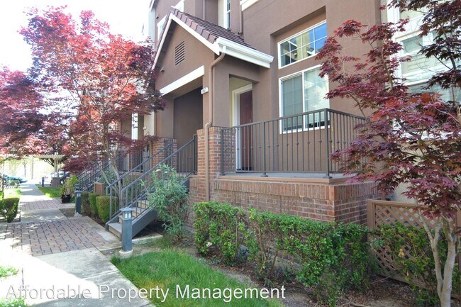 Building Photo - 3 br, 2.5 bath House - 1067 Turquoise Terrace