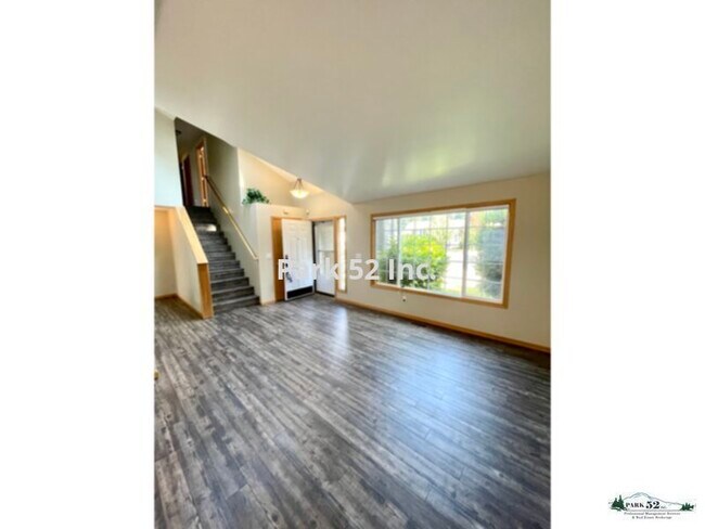 Building Photo - 7605 Elm Ct SE