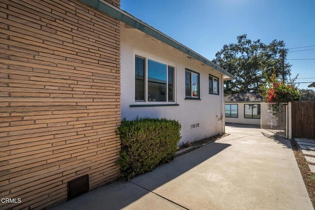 Foto del edificio - 3308 Primavera St