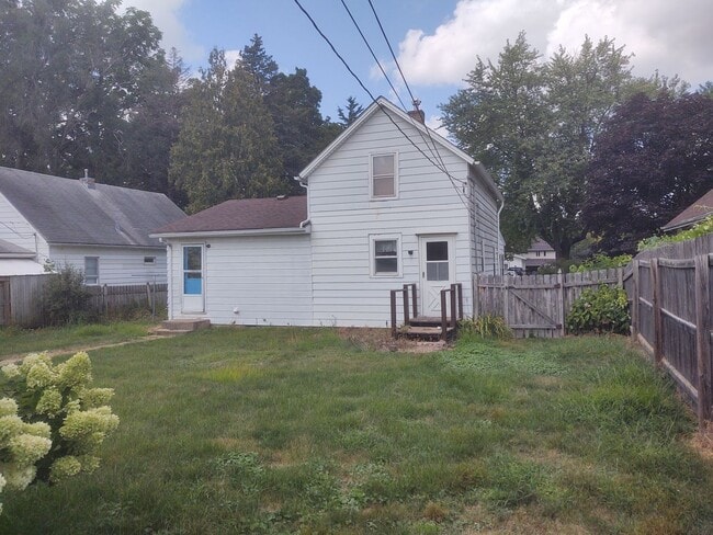 Foto del edificio - Great house with a big yard