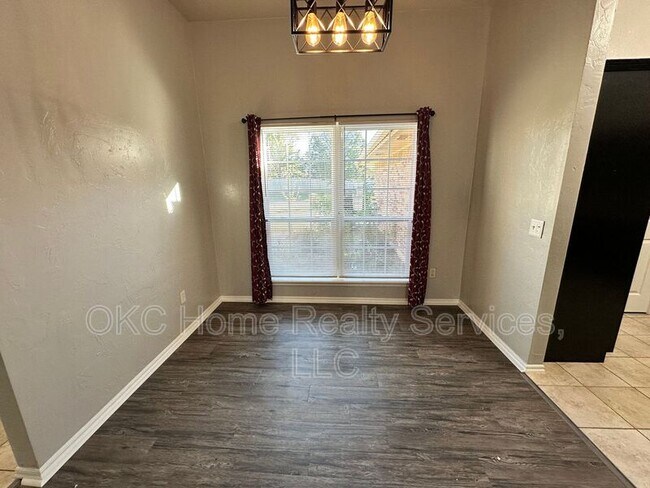 Foto del edificio - 4905 SE 55th St