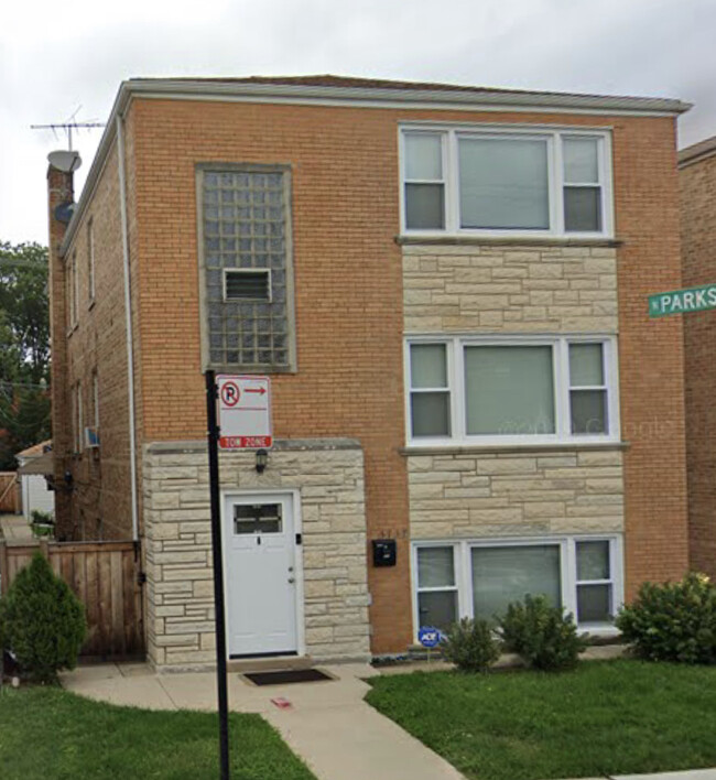Building Photo - 5737 N Elston Ave