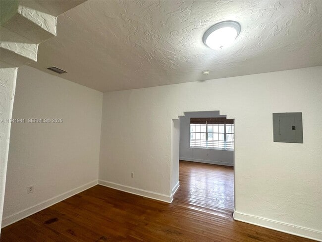 Building Photo - 1337 Pennsylvania Ave