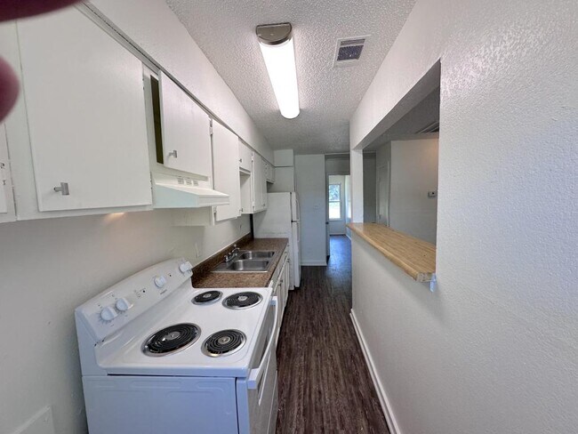 Building Photo - 5408 Helmick Ave