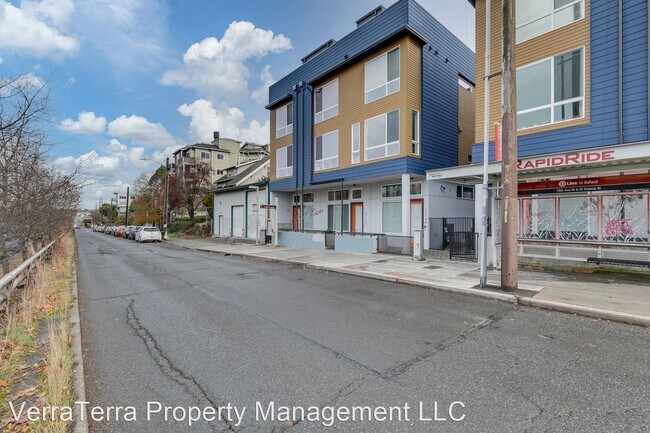 Foto del edificio - 3 br, 2.5 bath House - 3216 15th Ave W Unit D