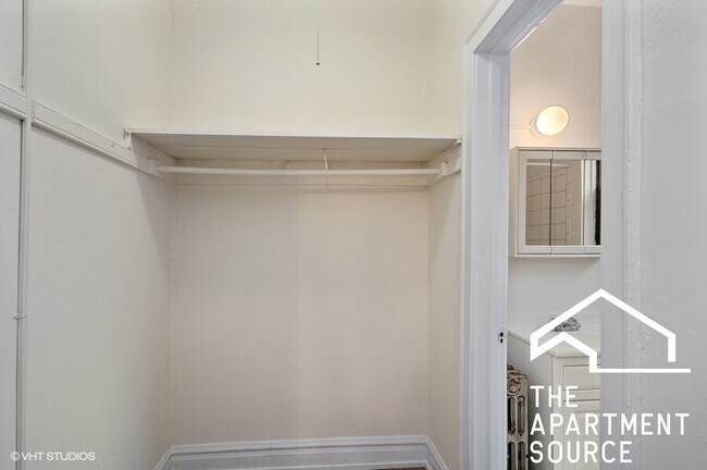 Photo - 4829 N Damen Ave Apartment