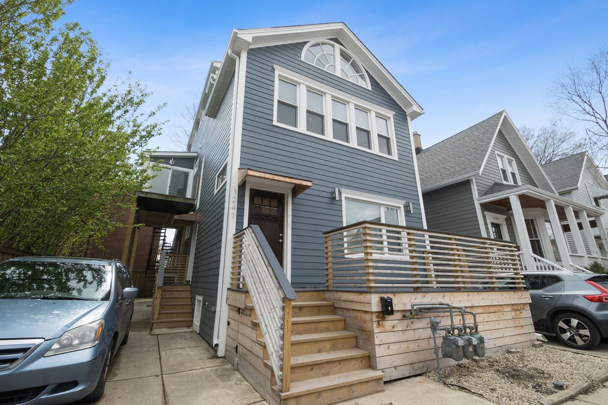 Primary Photo - 1241 W Draper St