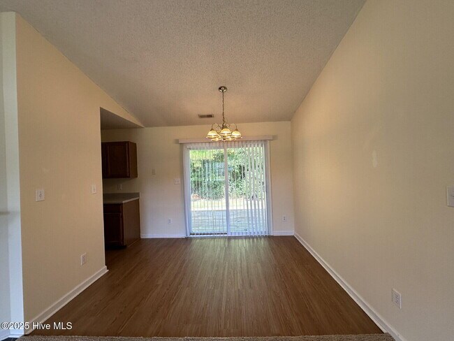 Foto del edificio - 125 Glenwood Dr