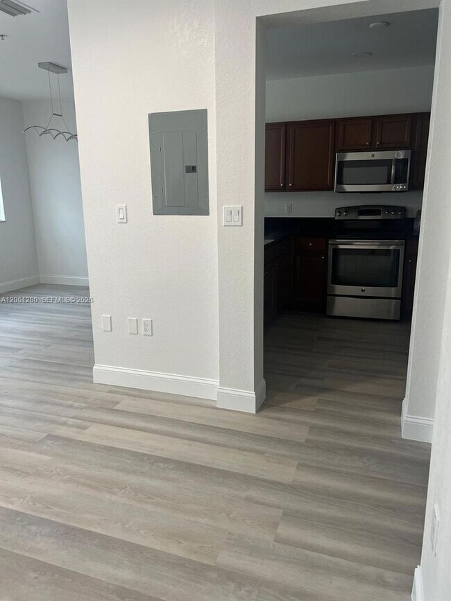 Building Photo - 8760 NW 97th Ave