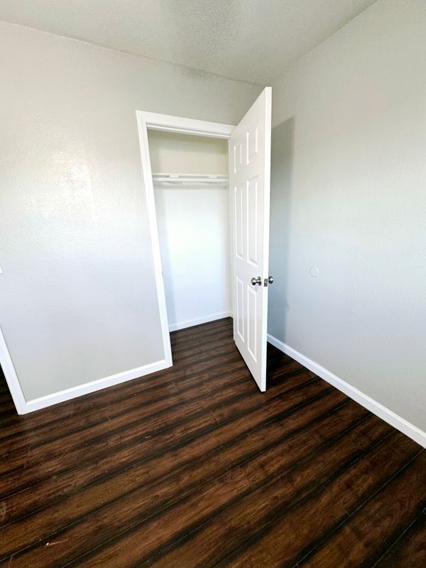 Building Photo - 1160 Mojave Dr