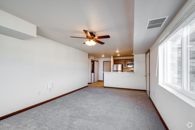 1BR, 1BA with Pantry - 763 SF - The Pines on 33rd