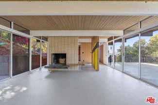 Building Photo - 1404 Oak Grove Dr