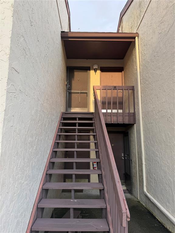 Foto del edificio - 2716 Hidden Lake Blvd