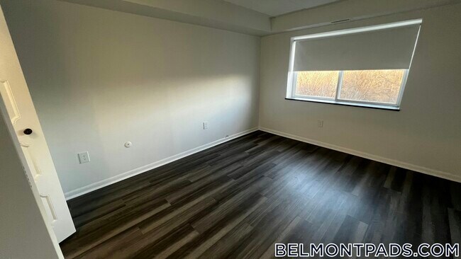 Building Photo - 55 Hill Rd