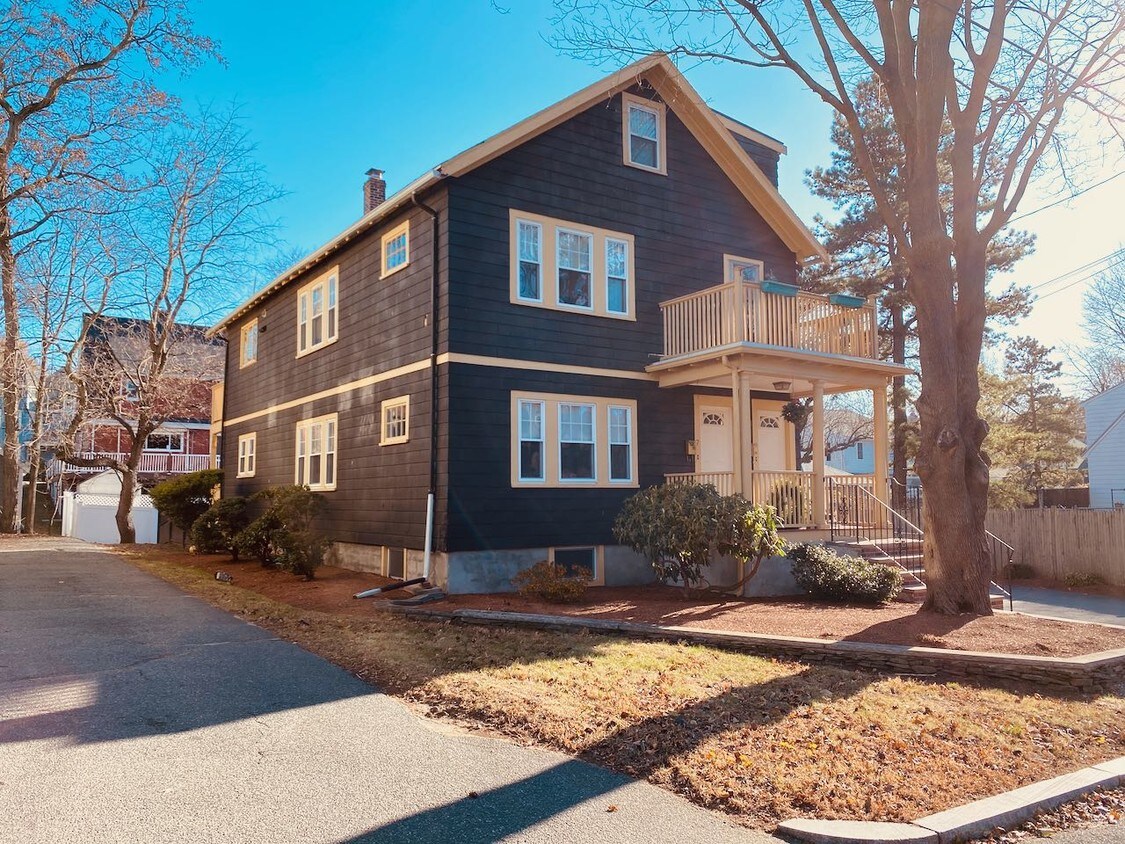 7 Potter St, Melrose, MA 02176 Apartments in Melrose, MA
