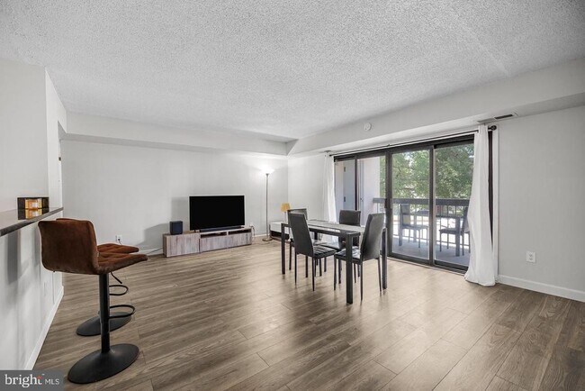 Foto del edificio - 3808 Laramie Pl