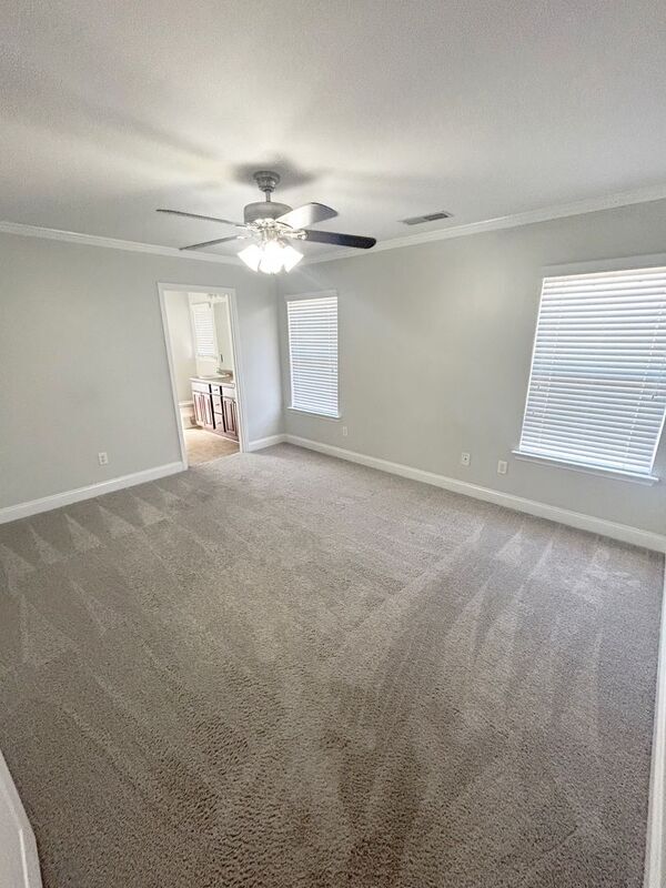 Building Photo - 104 Crisfield Cir
