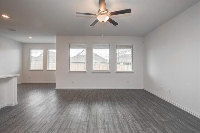 Foto del edificio - 14800 Mainstay Way