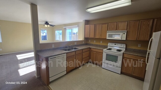 Building Photo - 8778 Sunset Breeze Dr