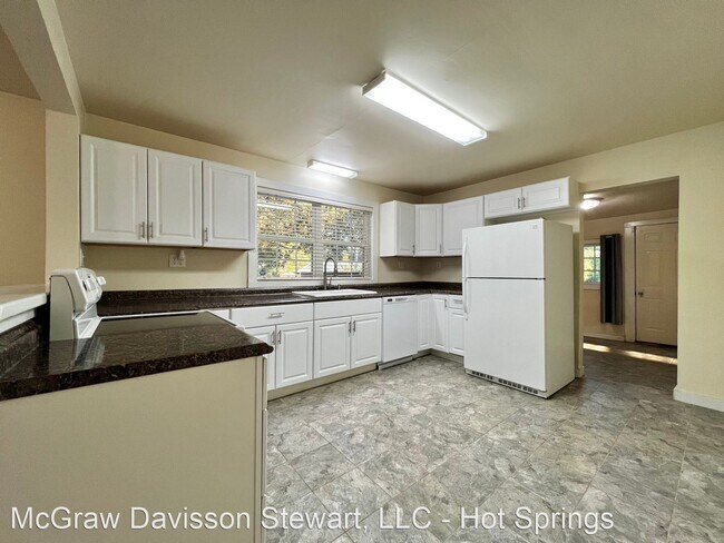 Building Photo - 3 br, 1 bath House - 1627 Willow St.