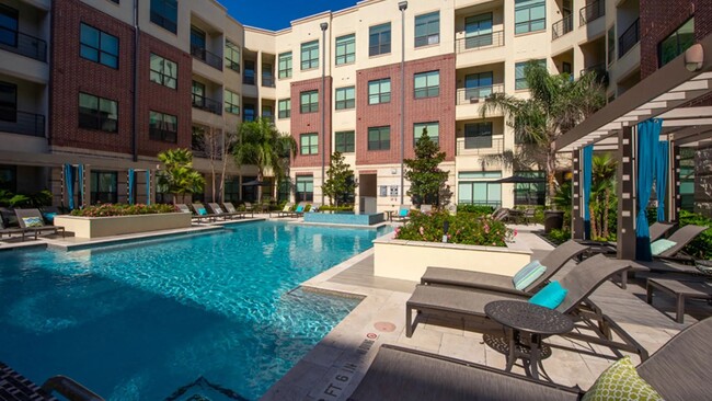 Foto del edificio - 4410 Westheimer Rd