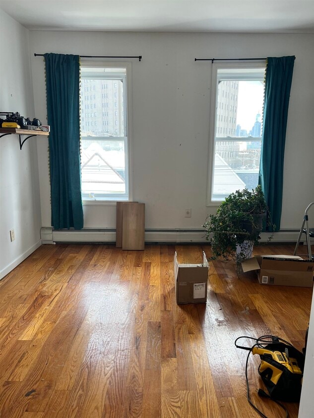 Building Photo - 215 Summit Ave