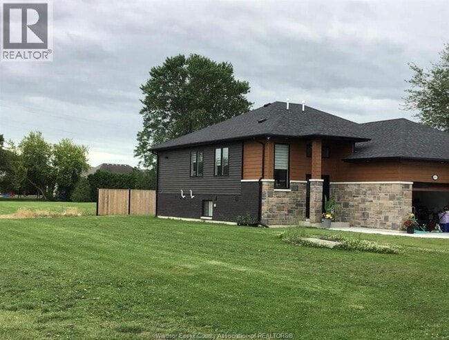 Building Photo - 6 Helen St