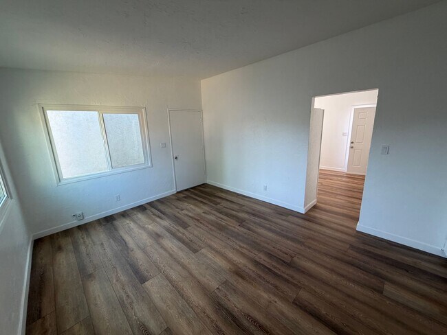 Foto del edificio - 5026 W 129th St