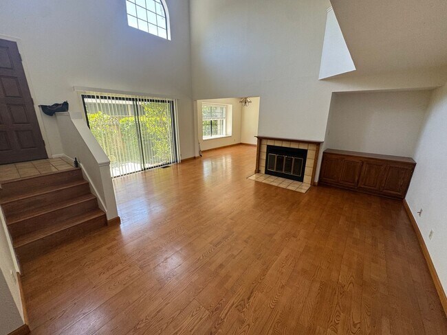 Foto del edificio - Charming and Serene 3BD/2.5BA Duet In Desi...