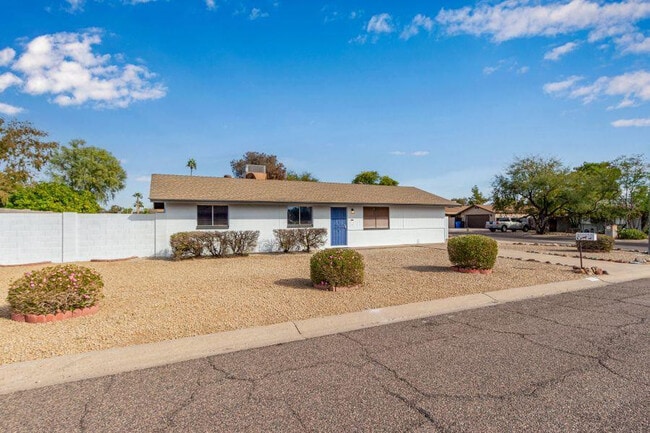 Building Photo - 4316 E Rose Marie Ln