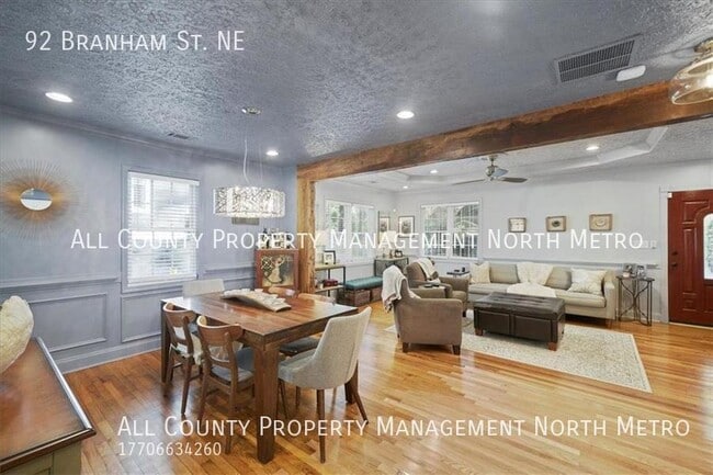 Building Photo - Updated Bungalow in Sought After Kirkwood