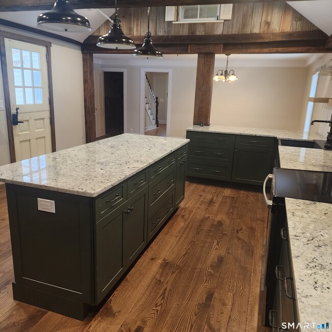 Building Photo - 88 Baker Ln