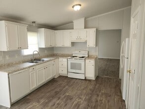 Building Photo - 76 Thompson Cir